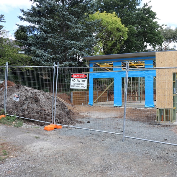 do you deliver and set up temporary fencing and what's the price for this in Crownpoint